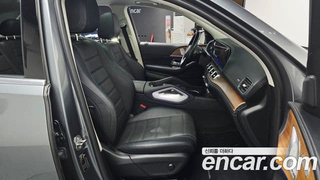 Mercedes-Benz GLE-Class 2021 — Photo 25/35