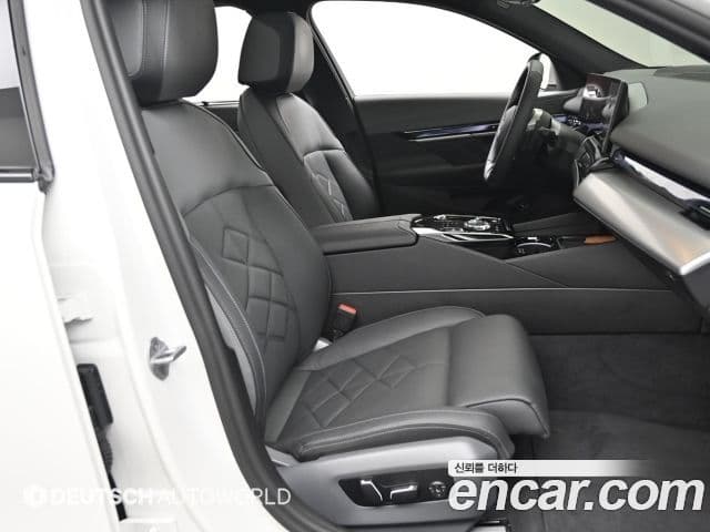 BMW 5 Series 2025 — Şəkil 8/20