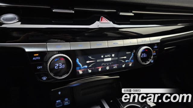 Genesis Electrified G80 2023 — Şəkil 19/20