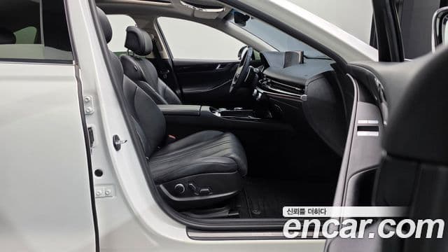 Genesis G80 2023 — Photo 21/35
