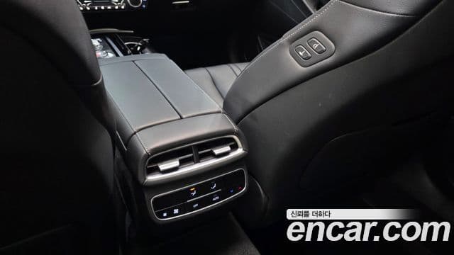 Genesis G80 2023 — Photo 23/35