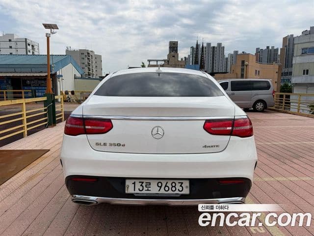 Mercedes-Benz GLE-Class 2018 — ფოტო 3/19