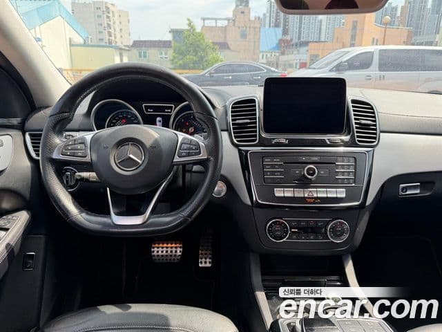 Mercedes-Benz GLE-Class 2018 — ფოტო 4/19
