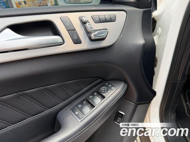 Mercedes-Benz GLE-Class 2018 — ფოტო 9/19