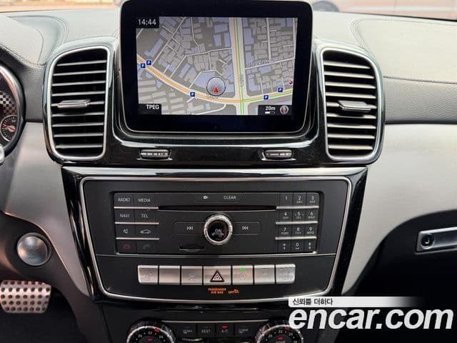 Mercedes-Benz GLE-Class 2018 — ფოტო 12/19