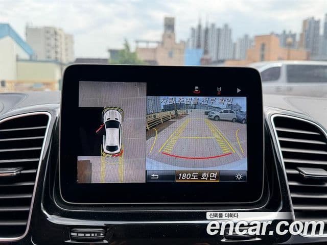 Mercedes-Benz GLE-Class 2018 — ფოტო 17/19