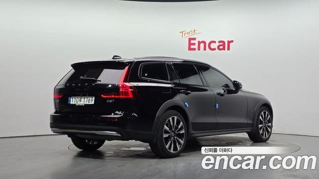 Volvo V60 Cross Country 2024 — ფოტო 2/20