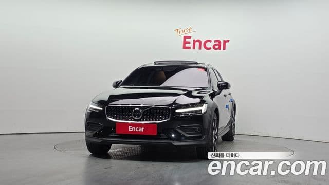Volvo V60 Cross Country 2024 — ფოტო 3/20