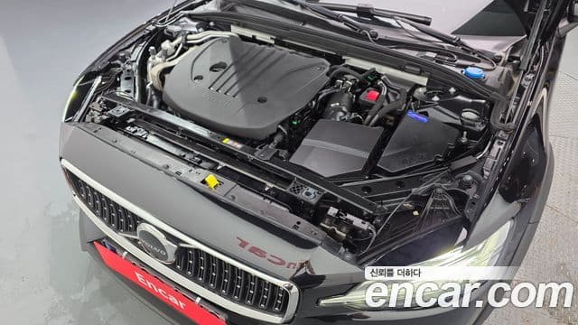 Volvo V60 Cross Country 2024 — ფოტო 6/20