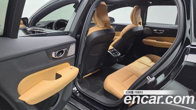 Volvo V60 Cross Country 2024 — ფოტო 12/20