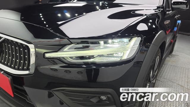 Volvo V60 Cross Country 2024 — ფოტო 5/35