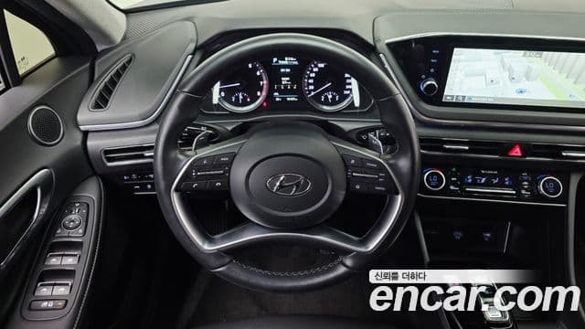 Hyundai Sonata 2022 — ფოტო 14/20
