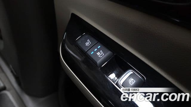 Kia Carnival 2021 — Şəkil 19/20