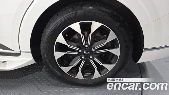 Kia Carnival 2021 — Şəkil 11/31