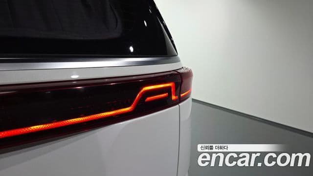 Kia Carnival 2021 — Şəkil 18/31