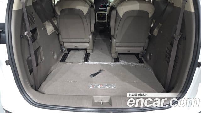 Kia Carnival 2021 — Şəkil 10/31