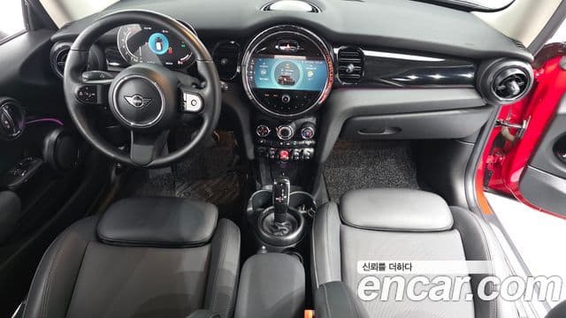 Mini Cooper 2022 — ფოტო 7/20