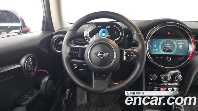 Mini Cooper 2022 — ფოტო 12/20