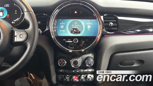 Mini Cooper 2022 — ფოტო 13/20
