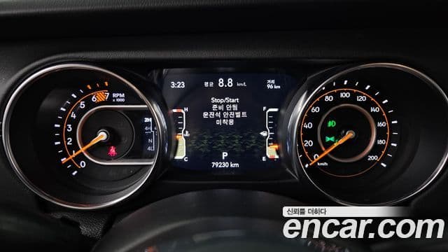 Jeep Wrangler 2019 — Photo 27/33