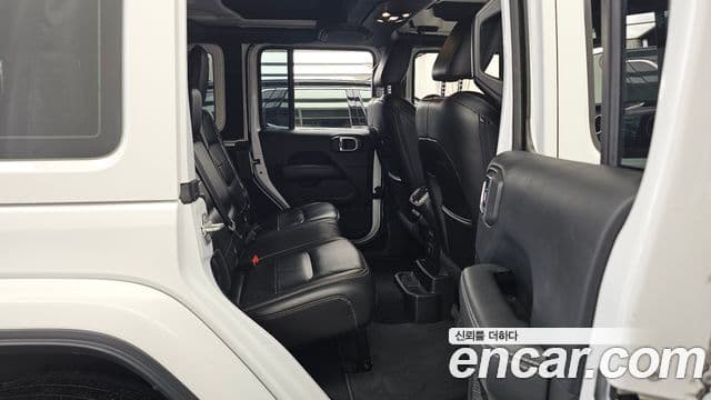 Jeep Wrangler 2019 — Photo 29/33