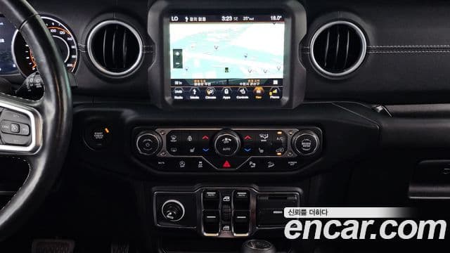Jeep Wrangler 2019 — Photo 3/33