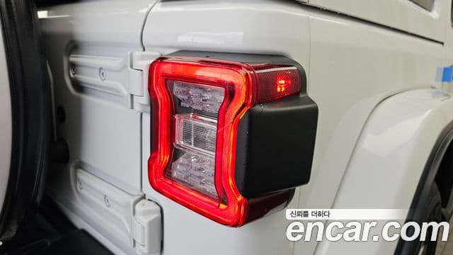 Jeep Wrangler 2019 — Photo 15/33