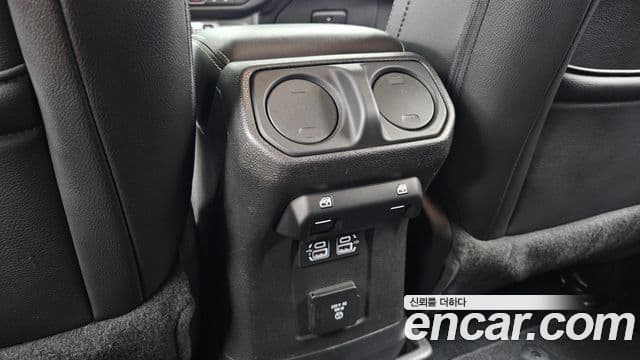 Jeep Wrangler 2019 — Photo 17/33