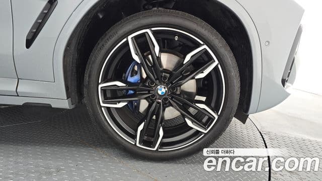 BMW X4 2025 — Photo 28/33