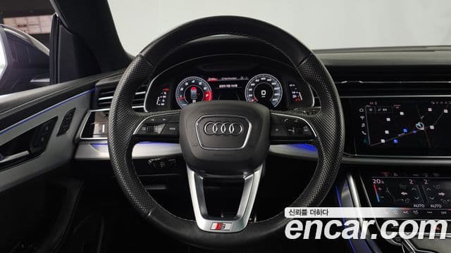Audi Q7 2021 — Şəkil 13/20