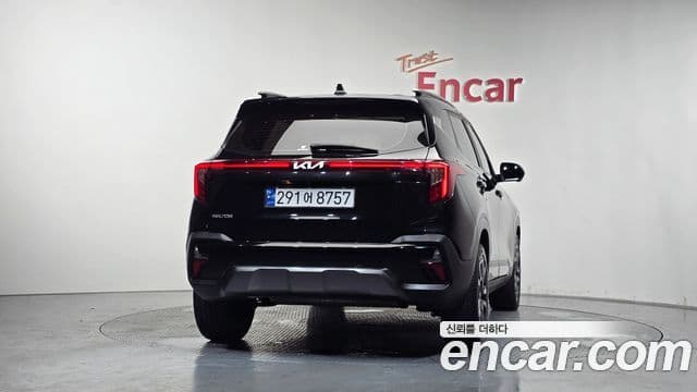 Kia Seltos 2023 — ფოტო 4/20