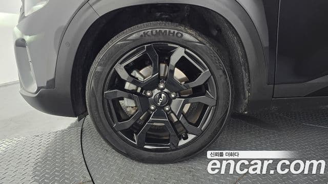 Kia Seltos 2023 — ფოტო 5/20