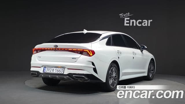 Kia K5 2021 — Şəkil 2/20