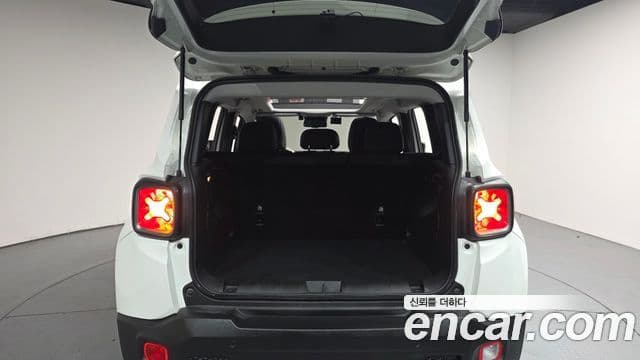 Jeep Renegade 2021 — Şəkil 20/20