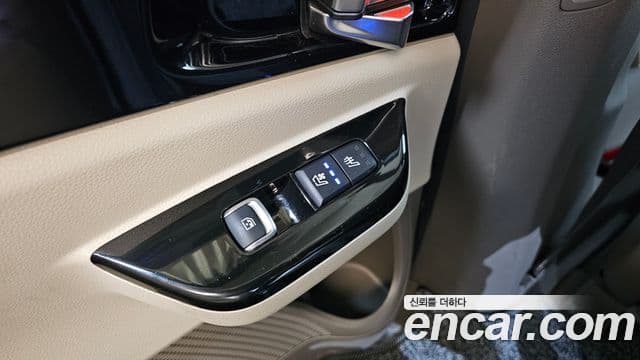 Kia Carnival 2023 — Şəkil 19/20