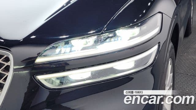 Genesis GV70 2021 — ფოტო 17/35