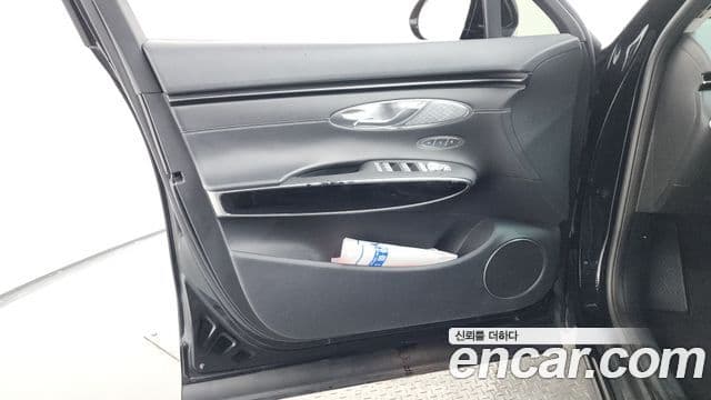 Genesis GV70 2021 — ფოტო 14/35
