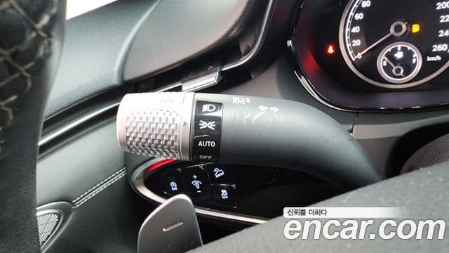 Genesis GV70 2021 — ფოტო 27/35