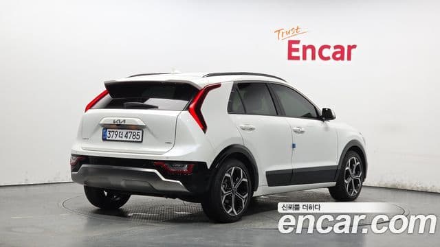 Kia Niro 2022 — ფოტო 2/20