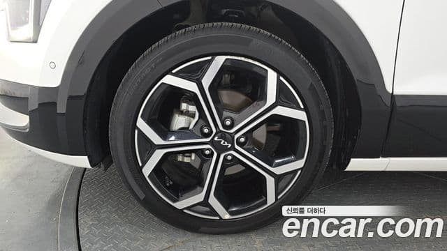 Kia Niro 2022 — ფოტო 5/20