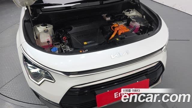 Kia Niro 2022 — ფოტო 6/20