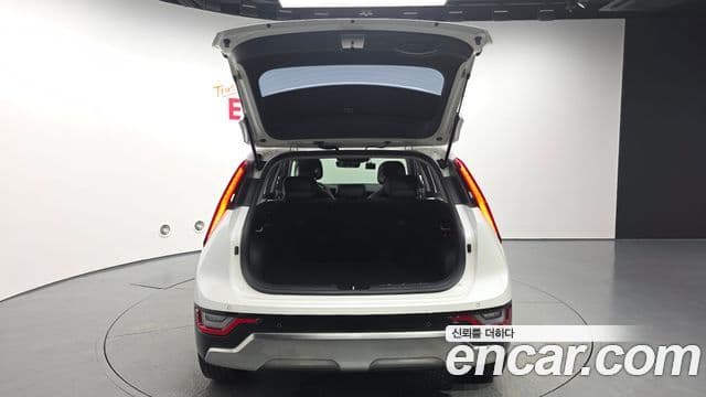 Kia Niro 2022 — ფოტო 20/20