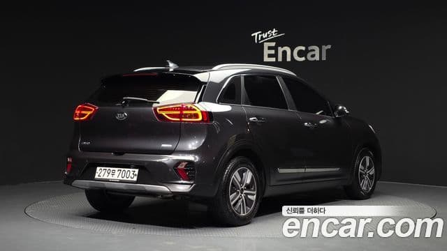 Kia Niro 2021 — ფოტო 2/20