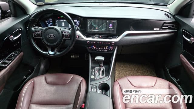 Kia Niro 2021 — ფოტო 7/20