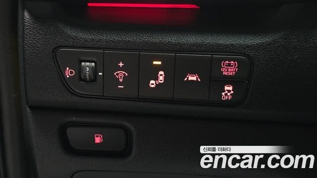 Kia Niro 2021 — ფოტო 17/20