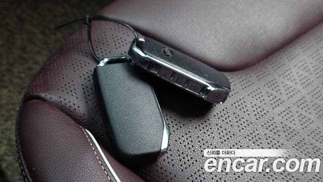 Kia Niro 2021 — ფოტო 18/20