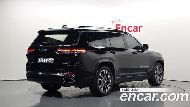 Jeep Grand Cherokee 2022 — ფოტო 2/20