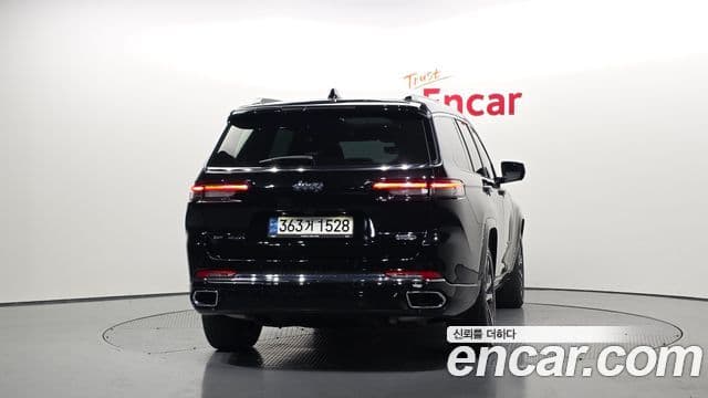 Jeep Grand Cherokee 2022 — ფოტო 4/20
