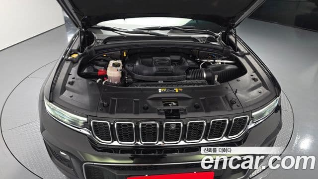 Jeep Grand Cherokee 2022 — ფოტო 6/20
