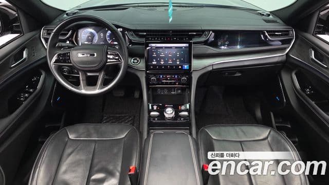 Jeep Grand Cherokee 2022 — ფოტო 7/20